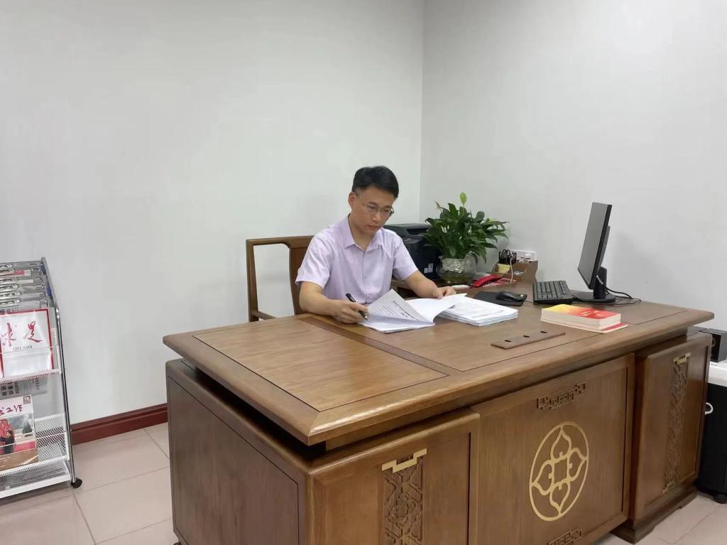 九游（中国）校友许云获评第六届  广东省“人民满意的公务员”称号